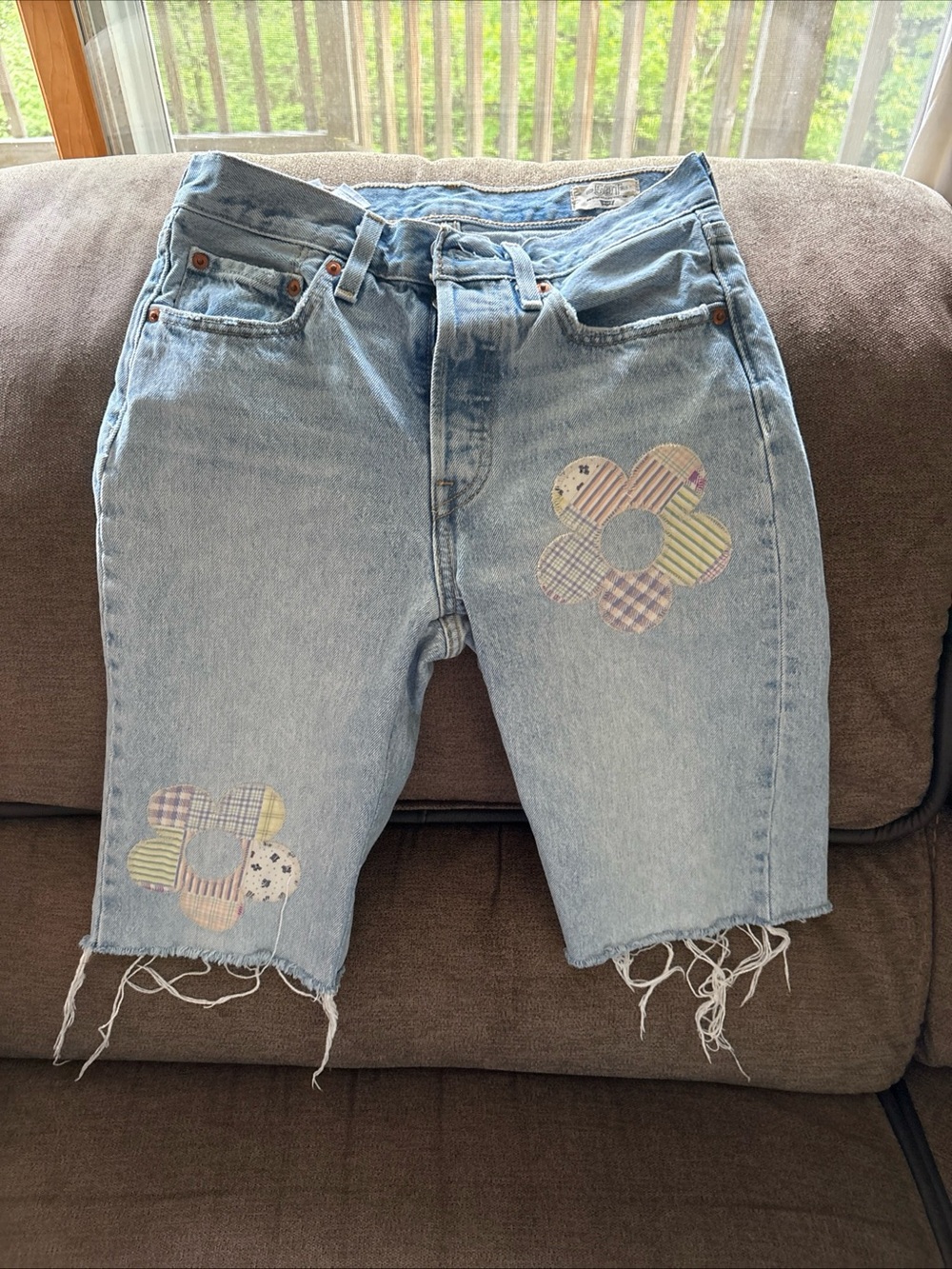 Levi’s 501 150th Anniversary Limited Edition  Cut Offs  Boho Flower Patches 26